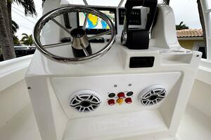 26ft Twin Vee Yacht For Sale