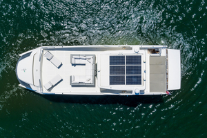 2017 Overblue 58 Powercat Solar Panels