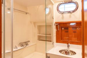 Guest Head And Shower