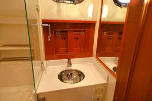 Guest Head Vanity