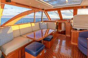 2014 Hunt Yachts thumbnail 23