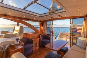 Salon Aft To Starboard