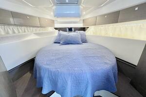 34FT (10.44M) JEANNEAU