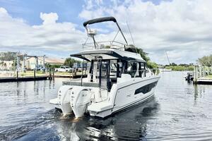 34FT (10.44M) JEANNEAU
