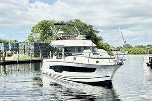  2025 Jeanneau NC 1095 Fly Yacht For Sale in Tarpon Springs FL