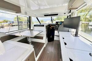 34FT (10.44M) JEANNEAU