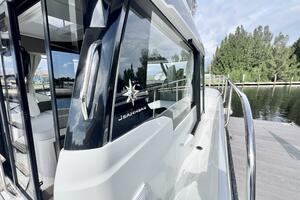 34FT (10.44M) JEANNEAU