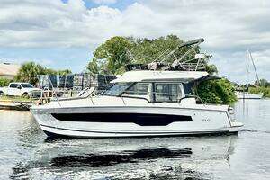  2025 Jeanneau NC 1095 Fly Yacht For Sale in Tarpon Springs FL