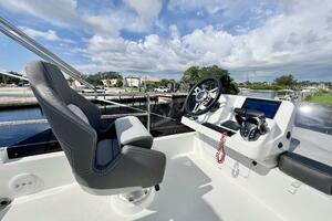 34FT (10.44M) JEANNEAU