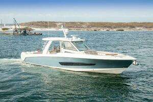 2018 Boston Whaler 420 Outrage thumbnail 34