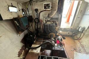28' Ellis Lobster engine