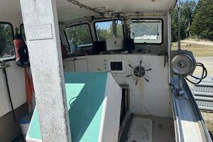 28' Ellis Lobster wheelhouse
