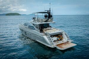 2017 Azimut 77 