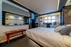 2017 Azimut 77 