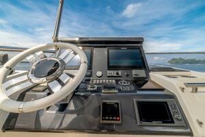 2017 Azimut 77 
