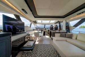 2017 Azimut 77 