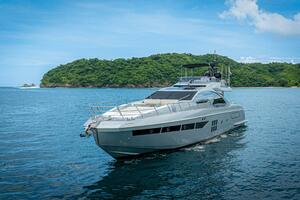 2017 Azimut 77 