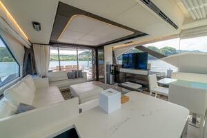 2017 Azimut 77 