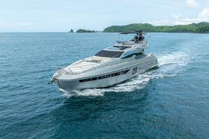 2017 Azimut 77 