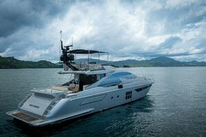 2017 Azimut 77 