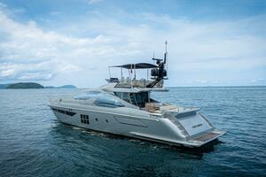 2017 Azimut 77 