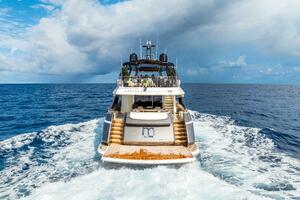 M Worth Avenue Yachts