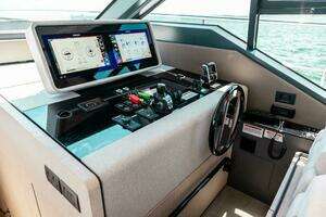 2024 Ferretti Yachts 580 thumbnail 23