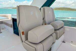 2024 Ferretti Yachts 580 thumbnail 24
