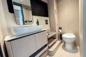 2024 Ferretti Yachts 580 thumbnail 37
