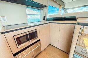 2024 Ferretti Yachts 580 thumbnail 31
