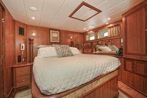 2002 Grand Alaskan Flushdeck thumbnail 36