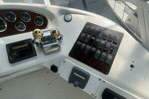 2000 Sea Ray 380 Aft Cabin thumbnail 20