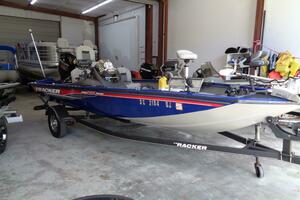 18ft Tracker Yacht For Sale