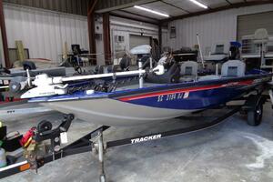 18ft Tracker Yacht For Sale