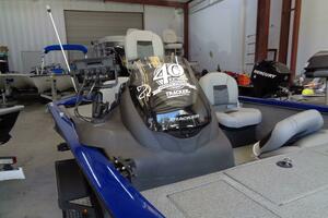 18ft Tracker Yacht For Sale