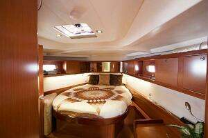 2013 Beneteau Oceanis thumbnail 12