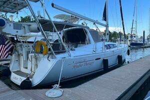 2013 Beneteau Oceanis thumbnail 2