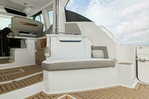 2022 Tiara Sport 43 LE