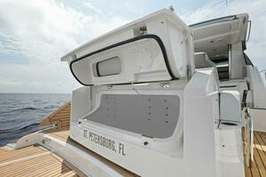 2022 Tiara Sport 43 LE