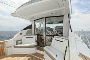 2022 Tiara Sport 43 LE