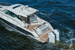 2022 Tiara Sport 43 LE