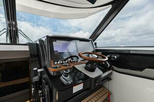 2022 Tiara Sport 43 LE