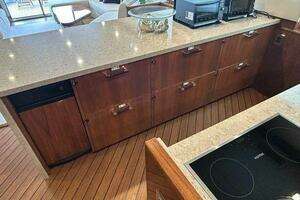 2019 Viking Motor Yacht thumbnail 15