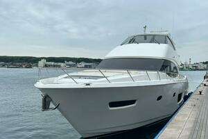 2019 Viking Motor Yacht thumbnail 2