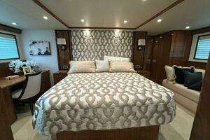 2019 Viking Motor Yacht thumbnail 20