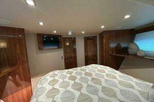 2019 Viking Motor Yacht thumbnail 30