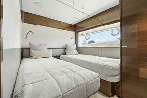 2025 Princess Y95 thumbnail 57