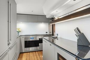 Princess Y95 JUST  PERFECT - Galley