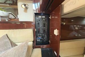 100MILL 35ft Sea Ray Yacht For Sale