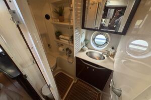 100MILL 35ft Sea Ray Yacht For Sale